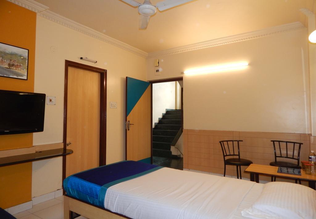 Suraj Classic Hotel Pune